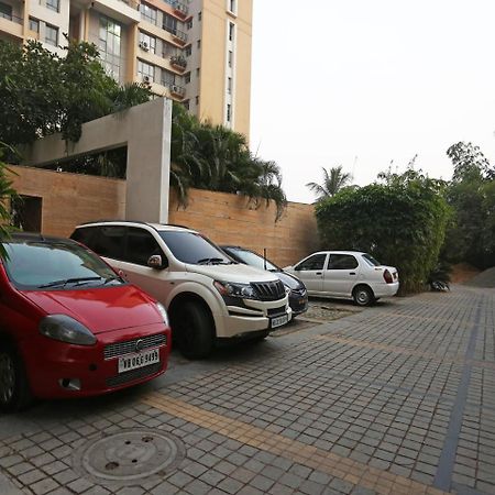 Capital O 10212 Hotel West Willows Xanadu Kolkata Luaran gambar