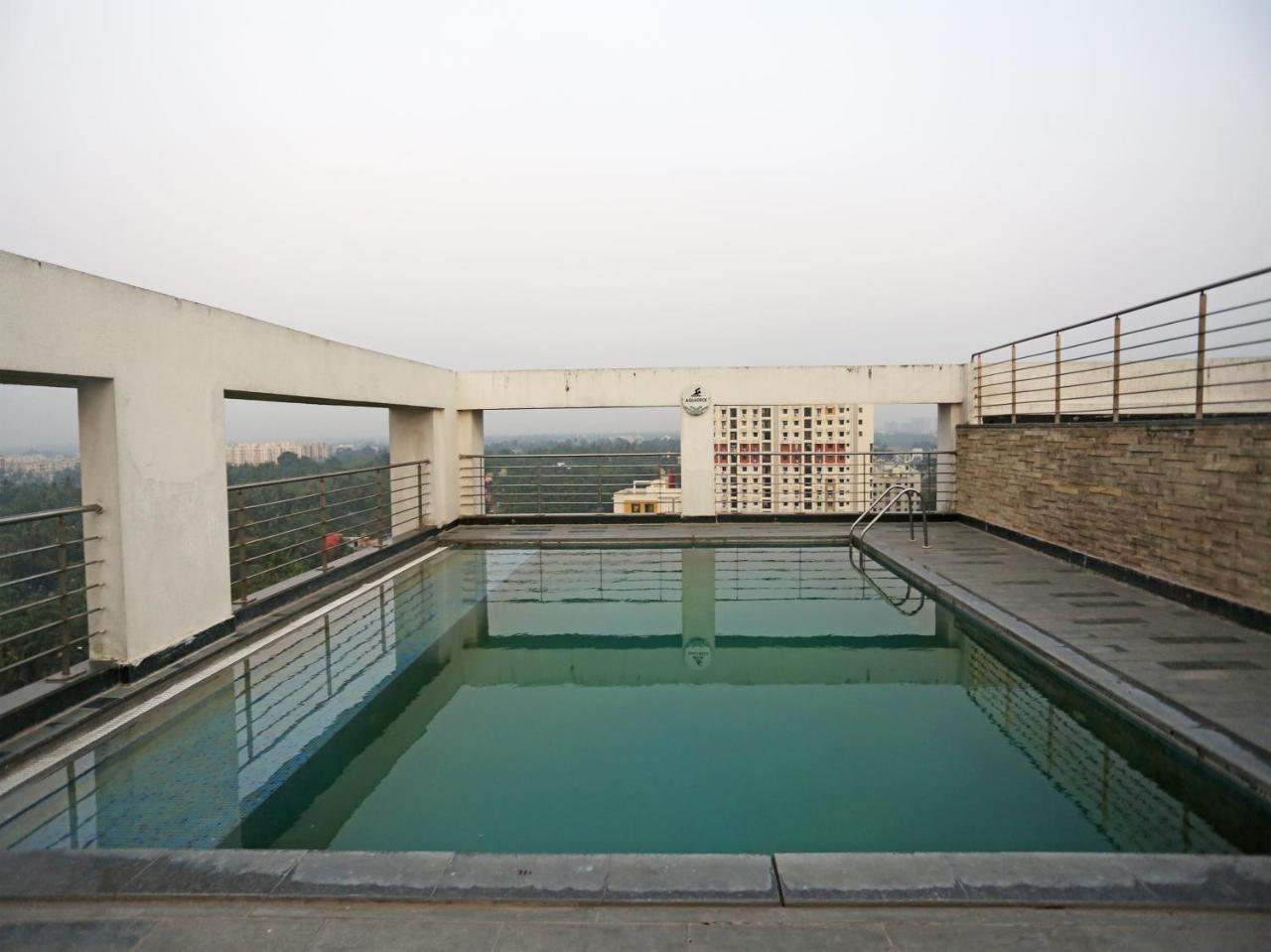 Capital O 10212 Hotel West Willows Xanadu Kolkata Luaran gambar