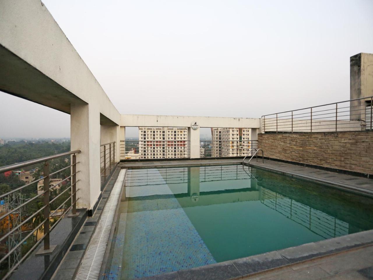 Capital O 10212 Hotel West Willows Xanadu Kolkata Luaran gambar