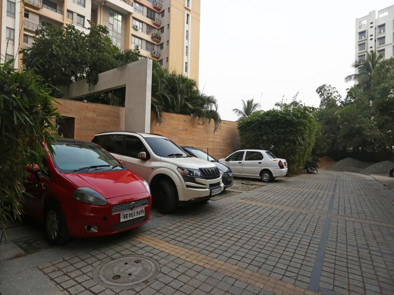 Capital O 10212 Hotel West Willows Xanadu Kolkata Luaran gambar