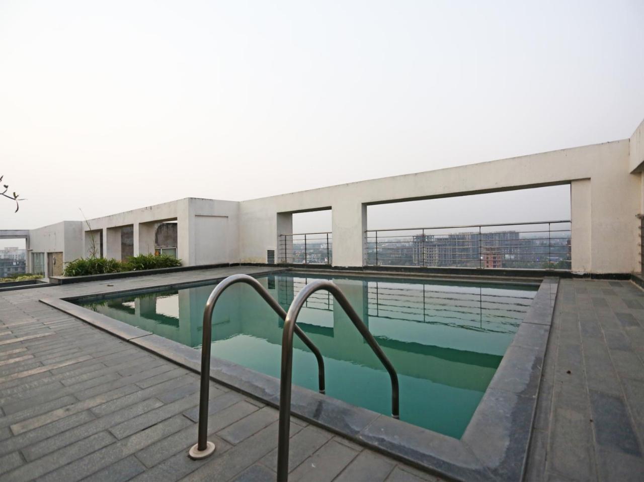 Capital O 10212 Hotel West Willows Xanadu Kolkata Luaran gambar