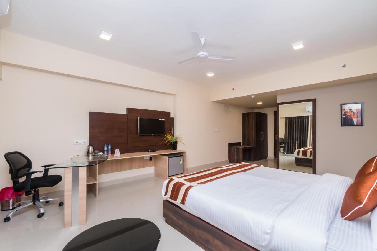 Capital O 10212 Hotel West Willows Xanadu Kolkata Luaran gambar