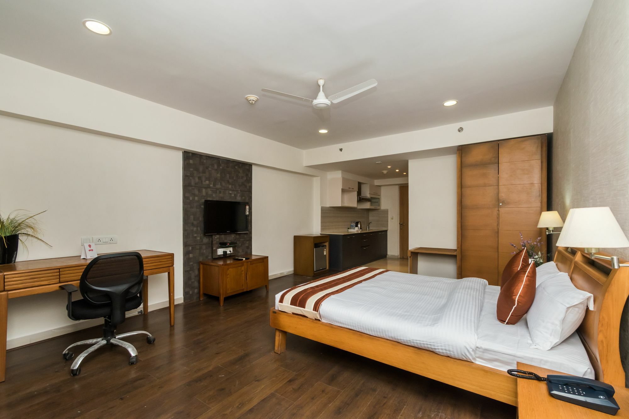 Capital O 10212 Hotel West Willows Xanadu Kolkata Luaran gambar