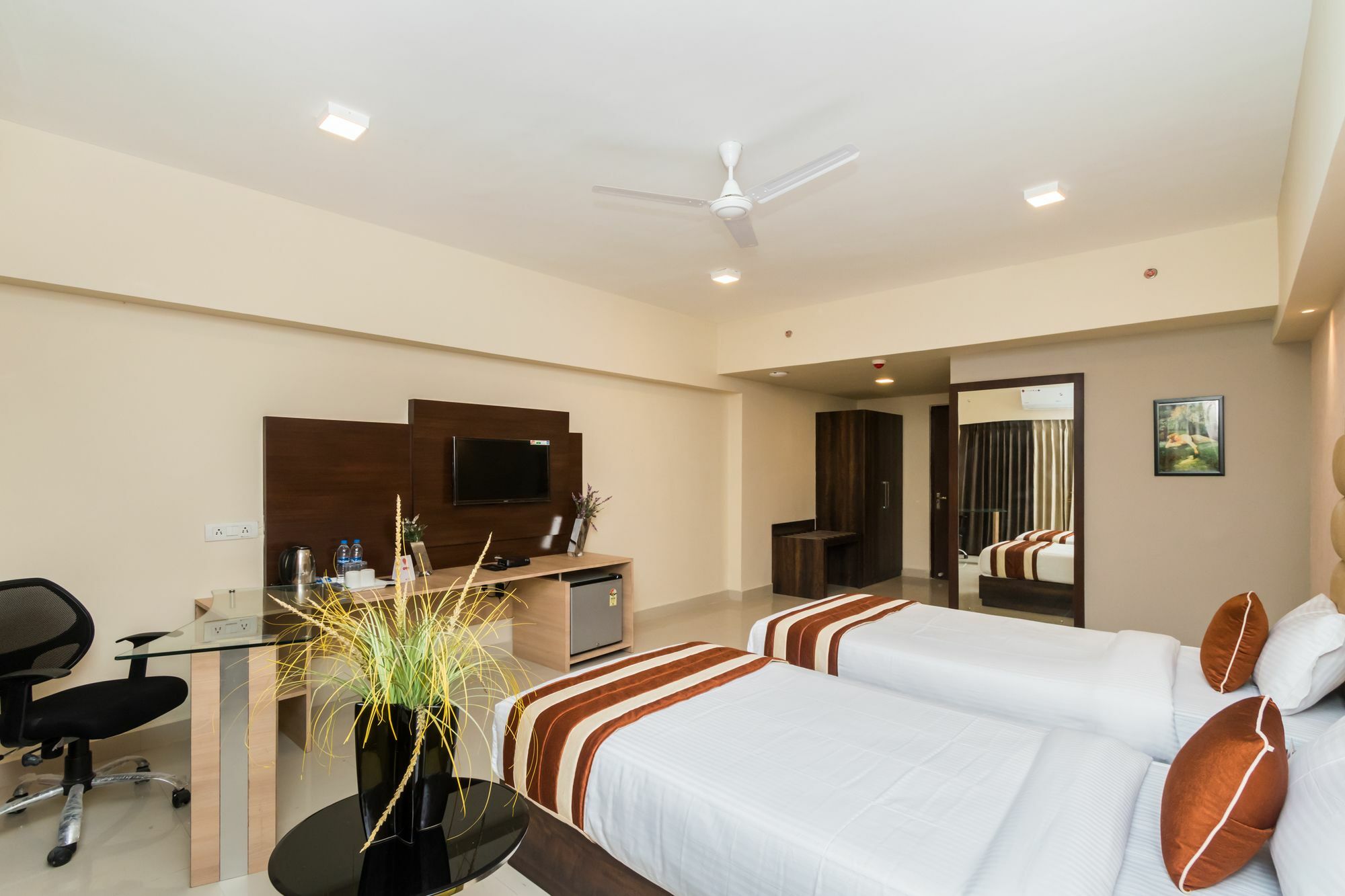 Capital O 10212 Hotel West Willows Xanadu Kolkata Luaran gambar