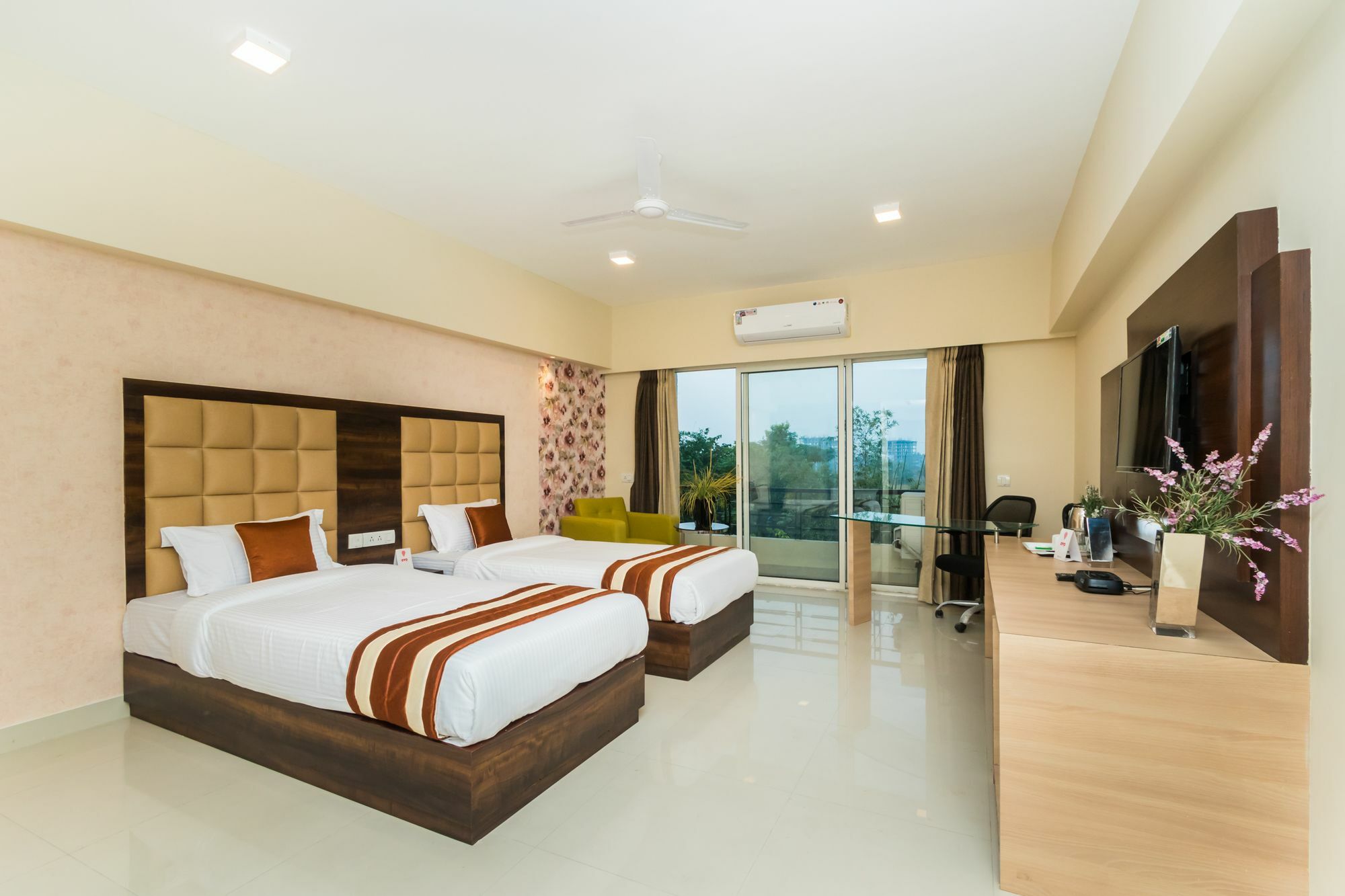Capital O 10212 Hotel West Willows Xanadu Kolkata Luaran gambar